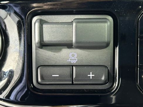 Used 2024 Chevrolet Silverado 3500 High Country w/ Technology Package AWD/4WD image 24