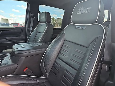 Used 2024 GMC Sierra 2500 AT4X w/ AT4X AEV Edition image 28