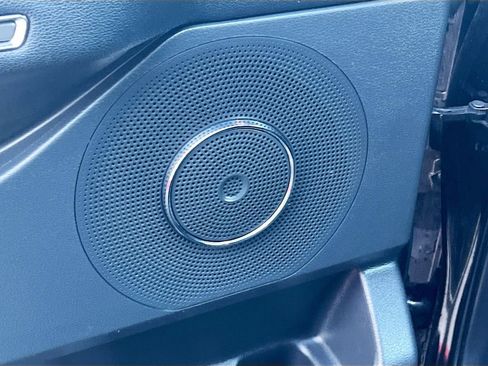 Used 2022 Ford Expedition XLT image 19