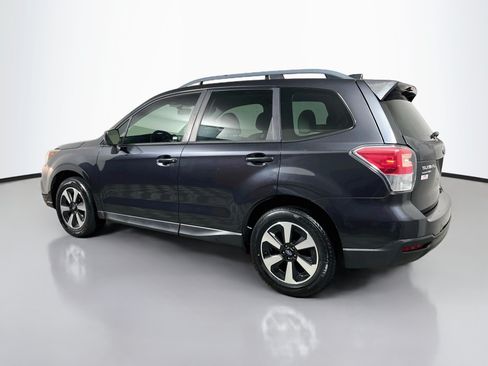 Used 2017 Subaru Forester 2.5i Premium w/ All-Weather Package AWD/4WD image 8