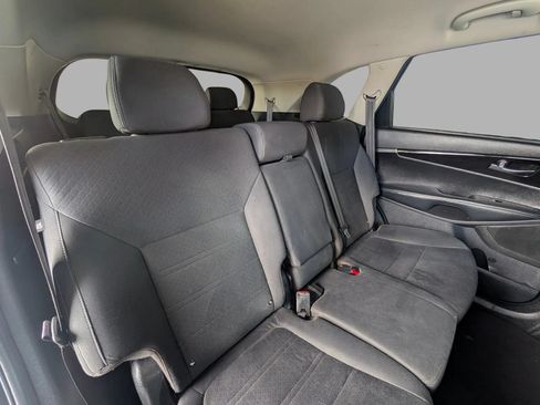 Used 2020 Kia Sorento AWD V6 image 27