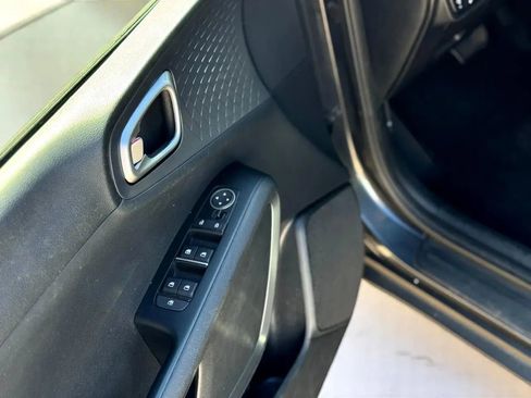 Used 2021 Kia Soul S FWD image 15