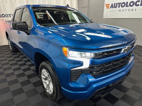 Used 2022 Chevrolet Silverado 1500 RST AWD/4WD image 2