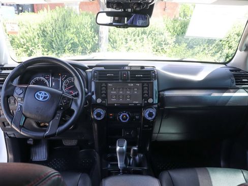 Used 2020 Toyota 4Runner TRD Off-Road Premium w/ Moonroof Package AWD/4WD image 29