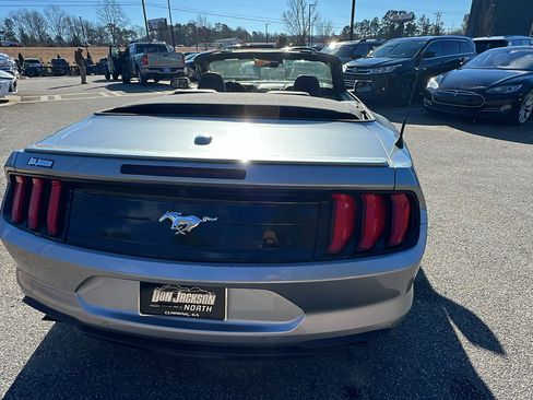 Used 2023 Ford Mustang Premium image 9