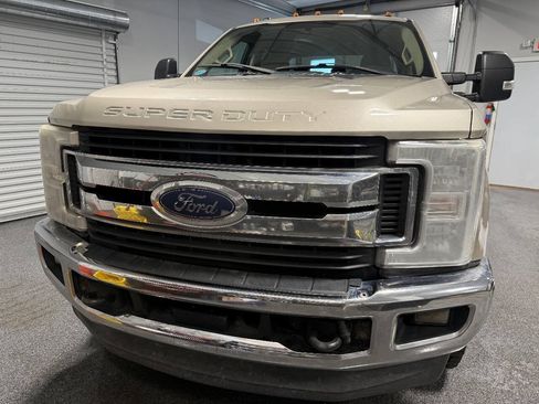 Used 2017 Ford F250 XLT w/ XLT Value Package AWD/4WD image 2