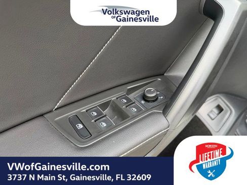 Used 2024 Volkswagen Tiguan SE R-Line AWD/4WD image 17