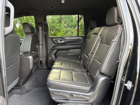 Used 2021 Chevrolet Suburban RST w/ Luxury Package RWD image 19