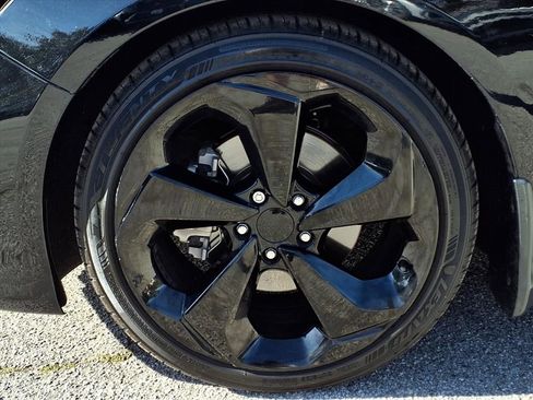 Used 2018 Honda Accord Touring image 3