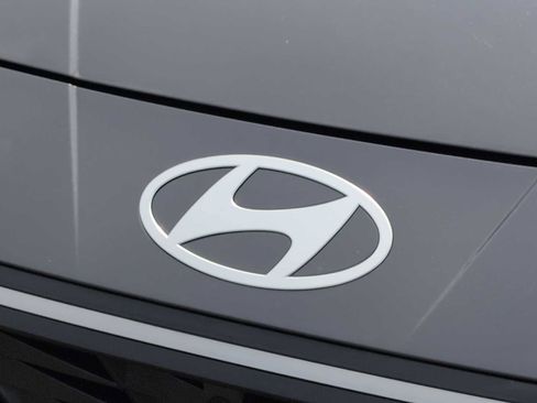 Used 2024 Hyundai Elantra Limited FWD image 12