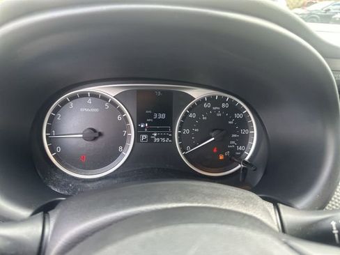 Used 2024 Nissan Kicks S image 12