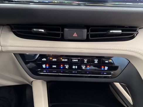 Used 2022 Buick Envision Avenir w/ Technology Package II image 29