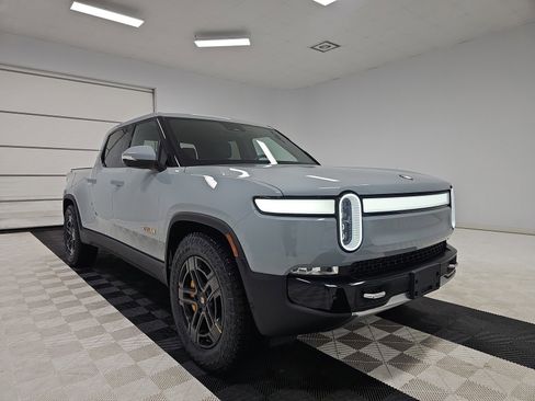 Used 2023 Rivian R1T Adventure image 7