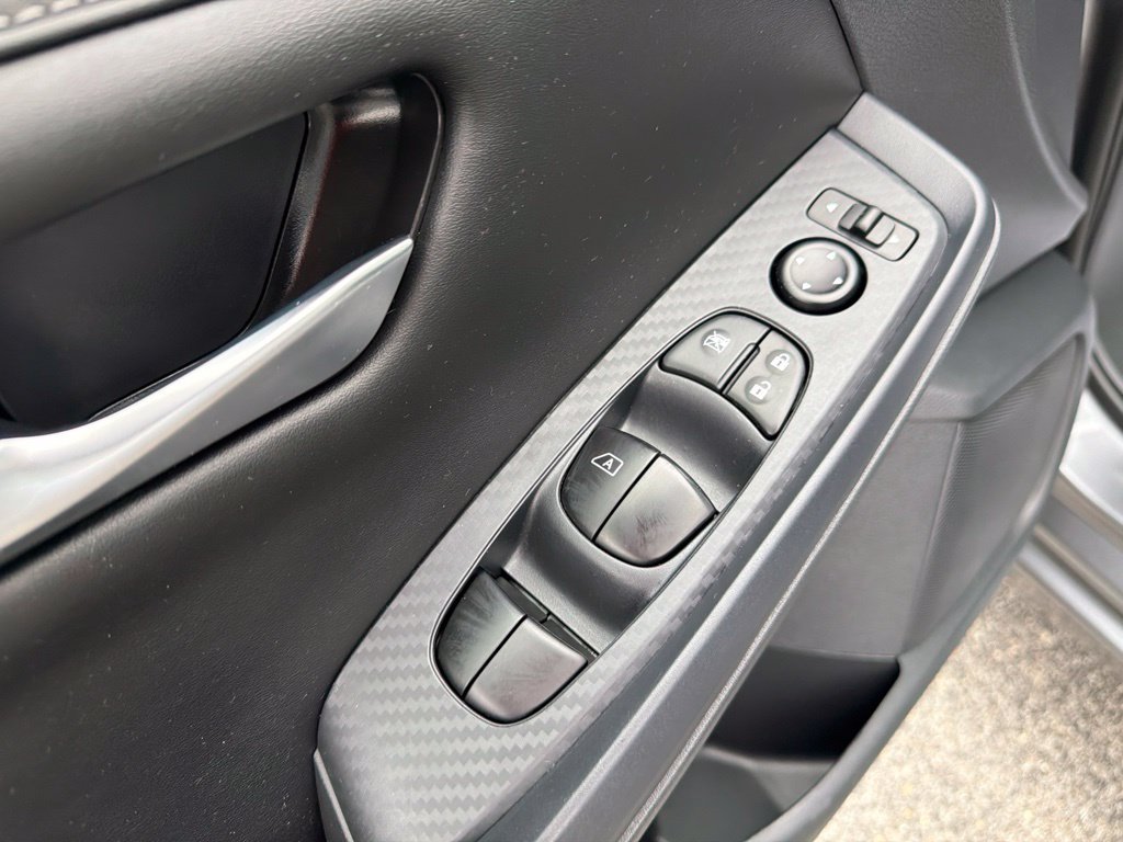 Used 2024 Nissan Sentra SV FWD image 17