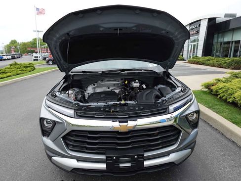Used 2025 Chevrolet TrailBlazer LT AWD/4WD image 29