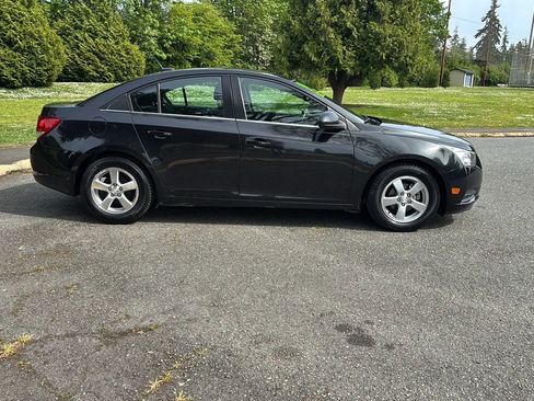 Used 2014 Chevrolet Cruze LT w/ Technology Package FWD image 5