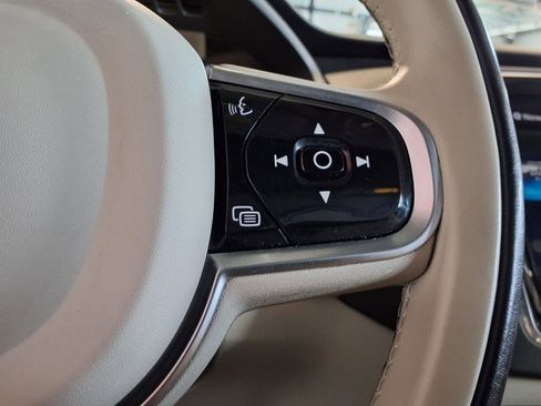 Used 2023 Volvo XC90 B6 Plus image 26