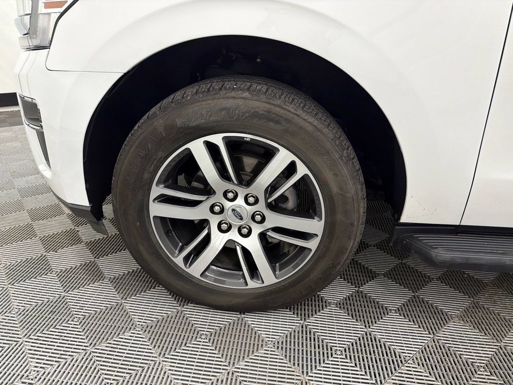 Used 2024 Ford Expedition Limited RWD image 13