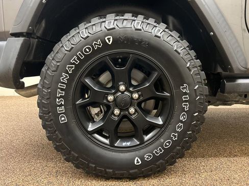 Used 2022 Jeep Wrangler Willys image 24