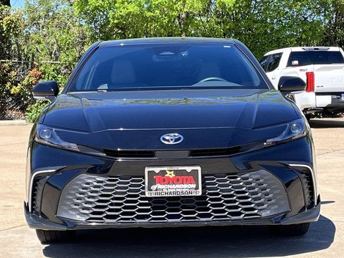 Used 2025 Toyota Camry SE w/ Convenience Package AWD/4WD image 7
