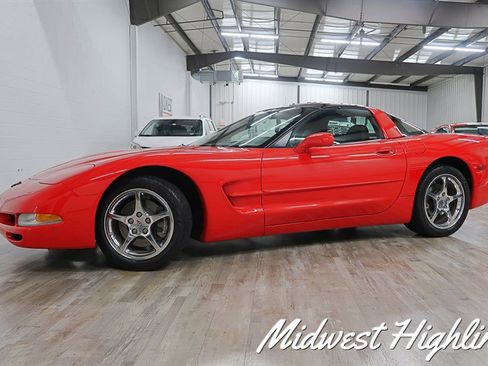Used 2002 Chevrolet Corvette Coupe w/ Preferred Equipment Group2 RWD image 5