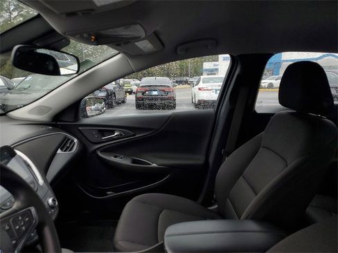 Used 2024 Chevrolet Malibu LT image 17