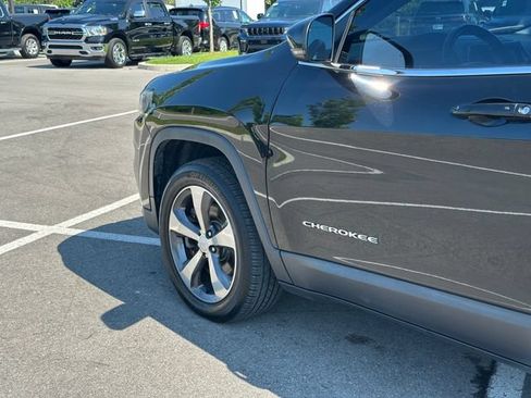Used 2020 Jeep Cherokee Limited AWD/4WD image 41