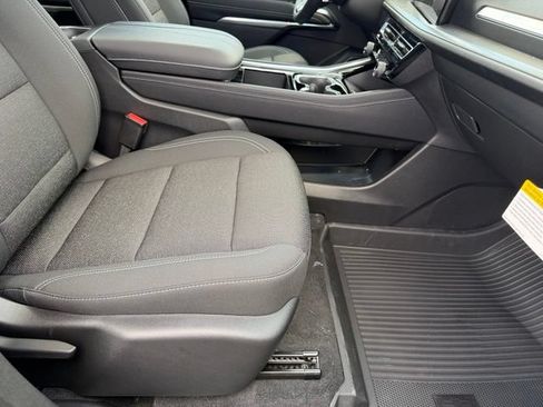 New 2026 Chevrolet Traverse LT w/ Enhanced Driving Package AWD/4WD image 14