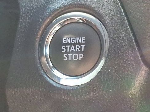 Used 2025 Toyota RAV4 XLE AWD/4WD image 22