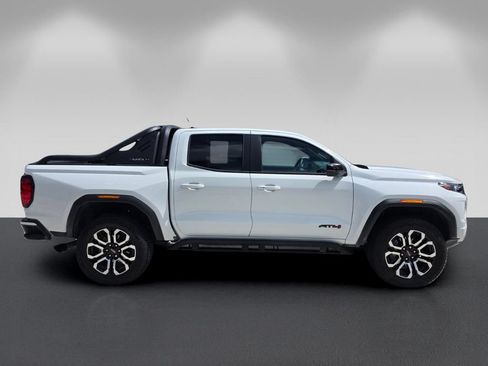 Used 2025 GMC Canyon AT4 w/ Nightfall Edition AWD/4WD image 3