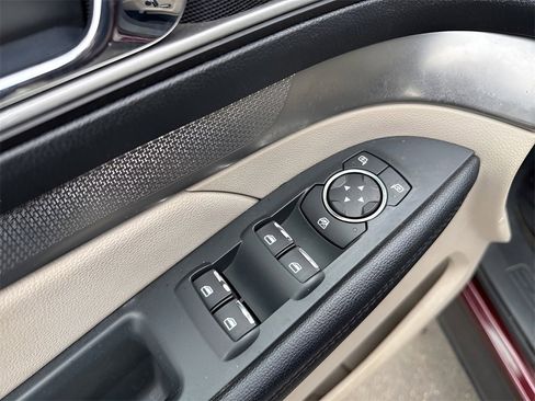 Used 2018 Ford Explorer XLT w/ Equipment Group 201A image 23