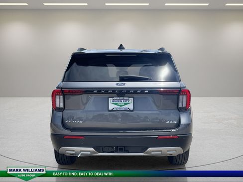 Used 2025 Ford Explorer Active w/ Active Comfort Package AWD/4WD image 4