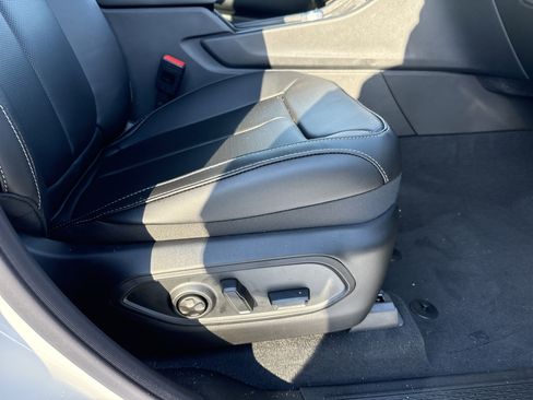 New 2025 Jeep Grand Cherokee L Limited image 18