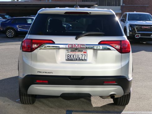 Used 2019 GMC Acadia SLE image 4