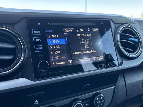 Used 2019 Toyota Tacoma TRD Off-Road AWD/4WD image 18