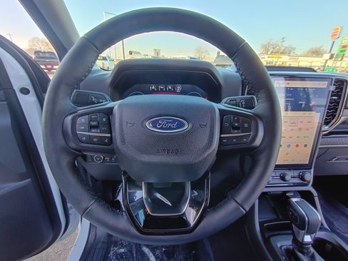 New 2025 Ford Ranger Lariat w/ Black Appearance Package AWD/4WD image 17