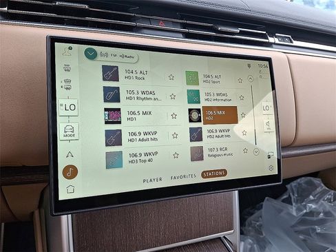 New 2025 Land Rover Range Rover SE AWD/4WD image 12