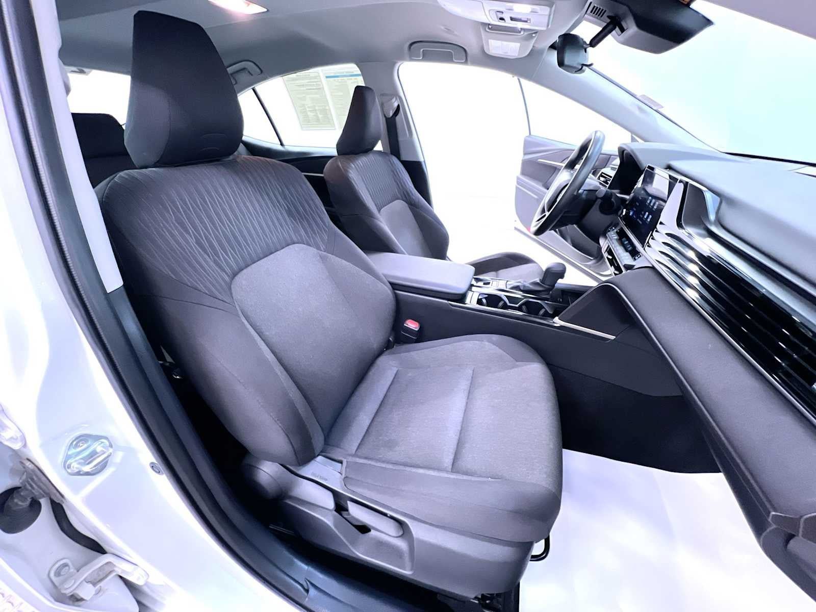Used 2025 Toyota Camry LE FWD image 34