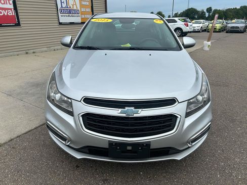 Used 2015 Chevrolet Cruze LT FWD image 2