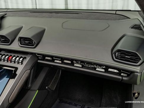 Used 2021 Lamborghini Huracan EVO RWD image 49