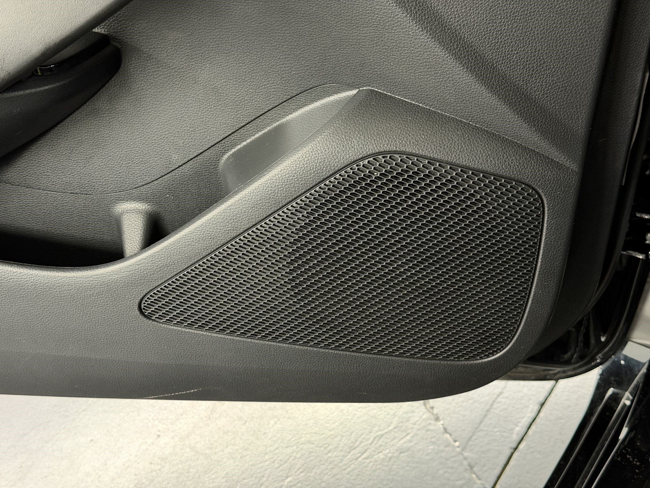 Used 2022 Toyota Corolla SE w/ Carpet Mat Package (TMS) FWD image 25