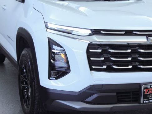 New 2026 Chevrolet Equinox LT w/ Convenience Package II FWD image 4