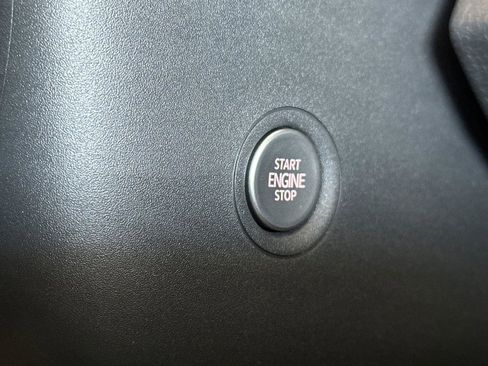 New 2025 Volkswagen ID.4 Pro image 26