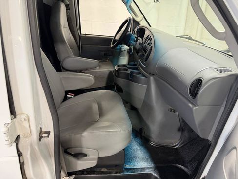 Used 2007 Ford E-150 and Econoline 150 RWD image 11
