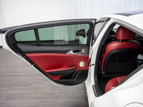 Used 2020 Kia Stinger GT1 image 22