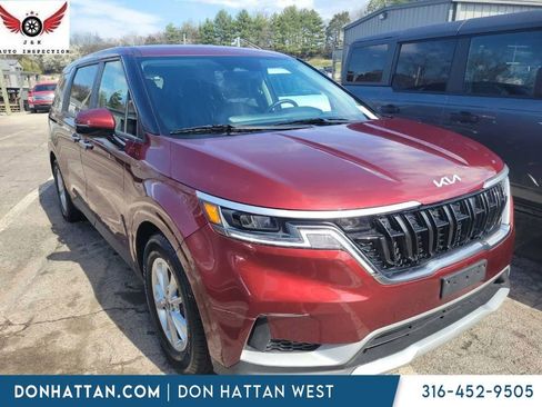 Used 2024 Kia Carnival LX image 1