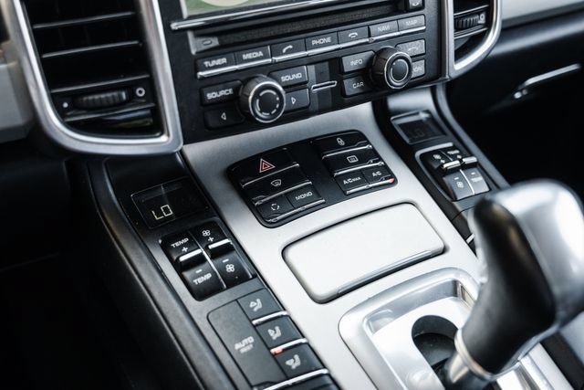 Used 2012 Porsche Cayenne Turbo AWD/4WD image 52