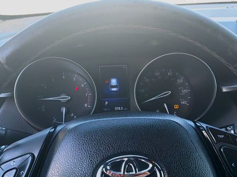 Used 2018 Toyota C-HR XLE image 11