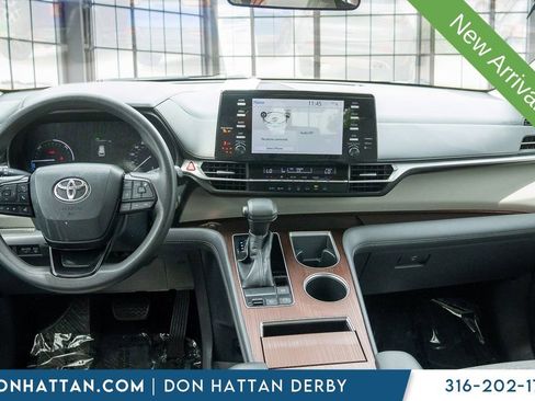 Used 2022 Toyota Sienna LE FWD image 5