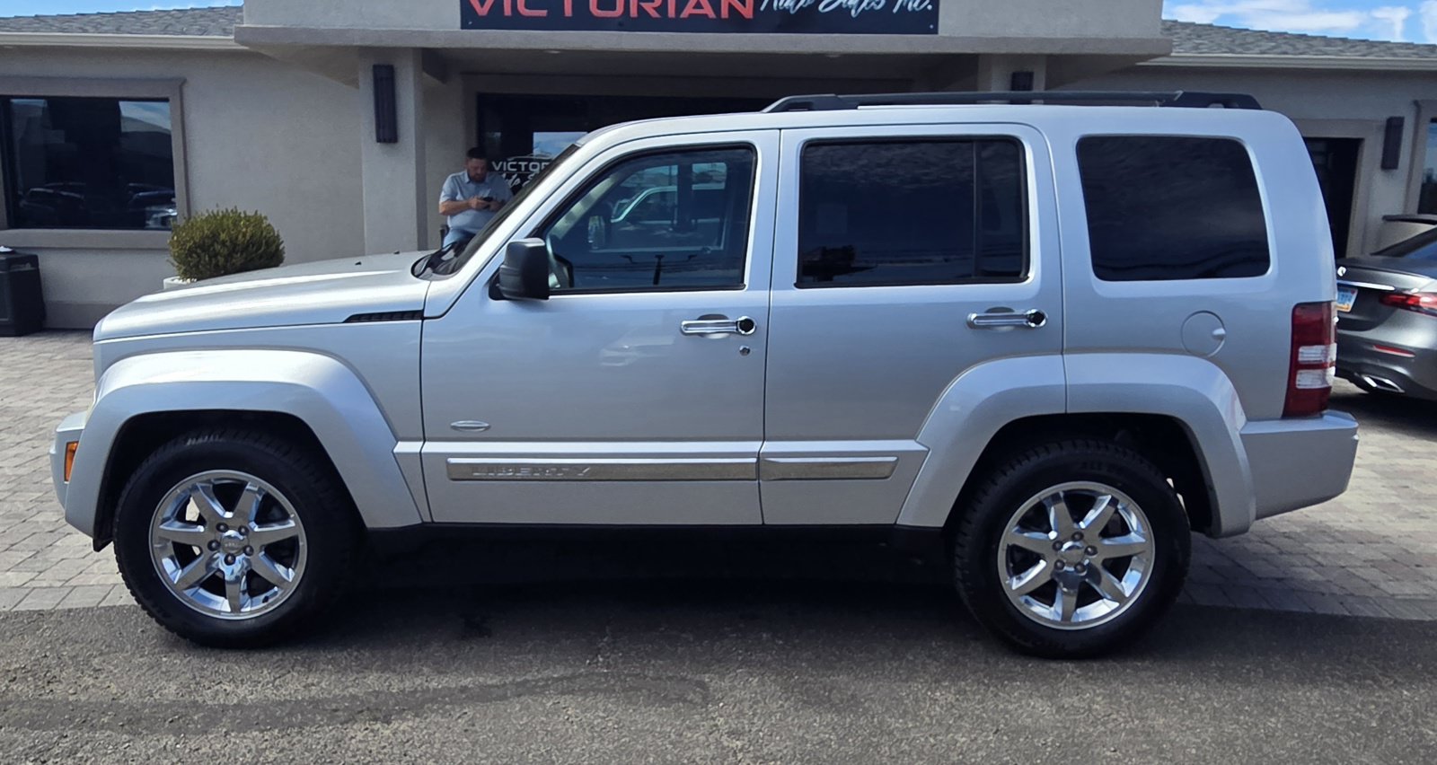 Used 2012 Jeep Liberty Sport AWD/4WD image 8